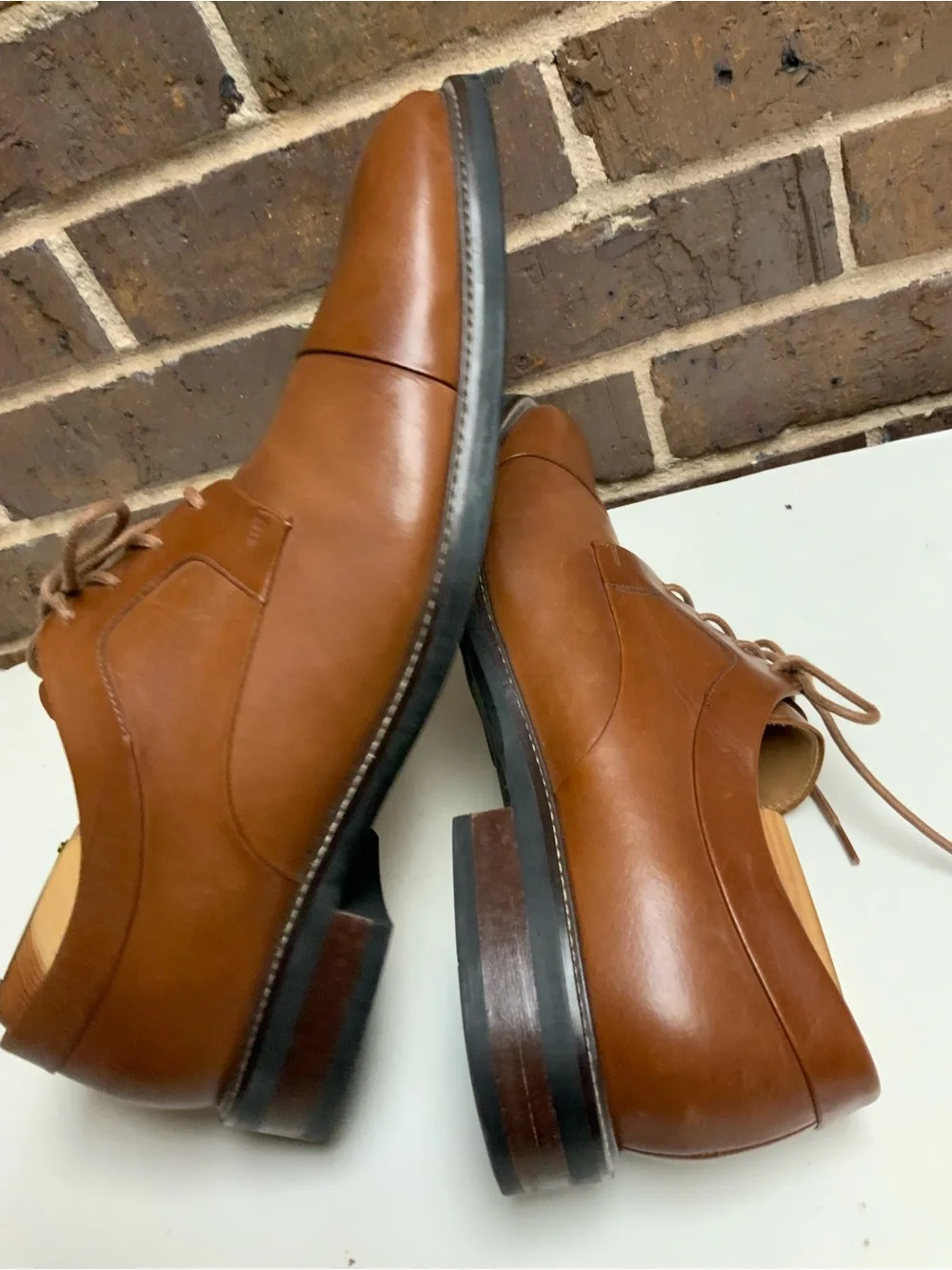 Men's Tan Leather Derby Dress Shoes - Sleek Cap-Toe Style